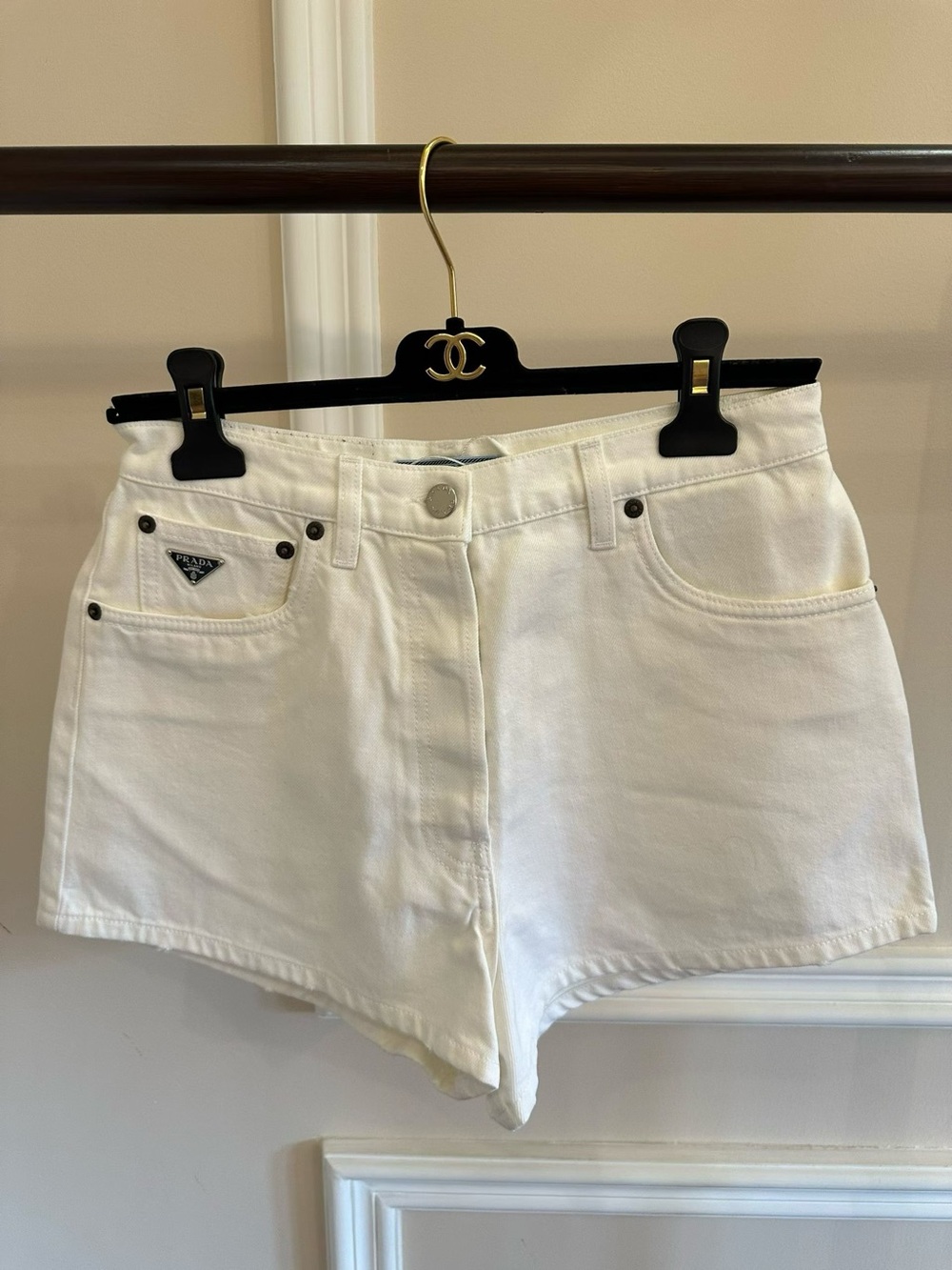 🚩📍steal Prada White Denim High-Rise Shorts